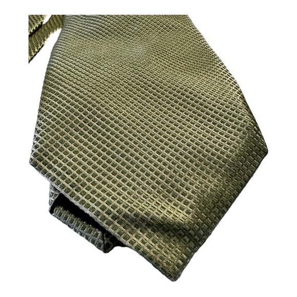 Claiborne Silk NeckTie Metallic/Shiny Lime Green Mini Diamond Pattern 58 x 3 3/4 - Picture 6 of 13